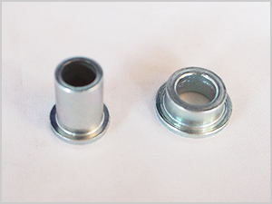 軸部とツバ径の差2mm以下